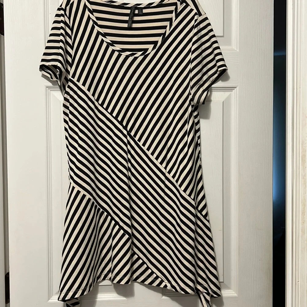 Allie and Rob tan/black striped short sleeve - Picture 1 of 2